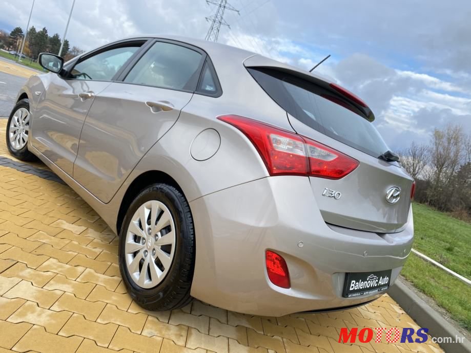 2016' Hyundai i30 photo #4