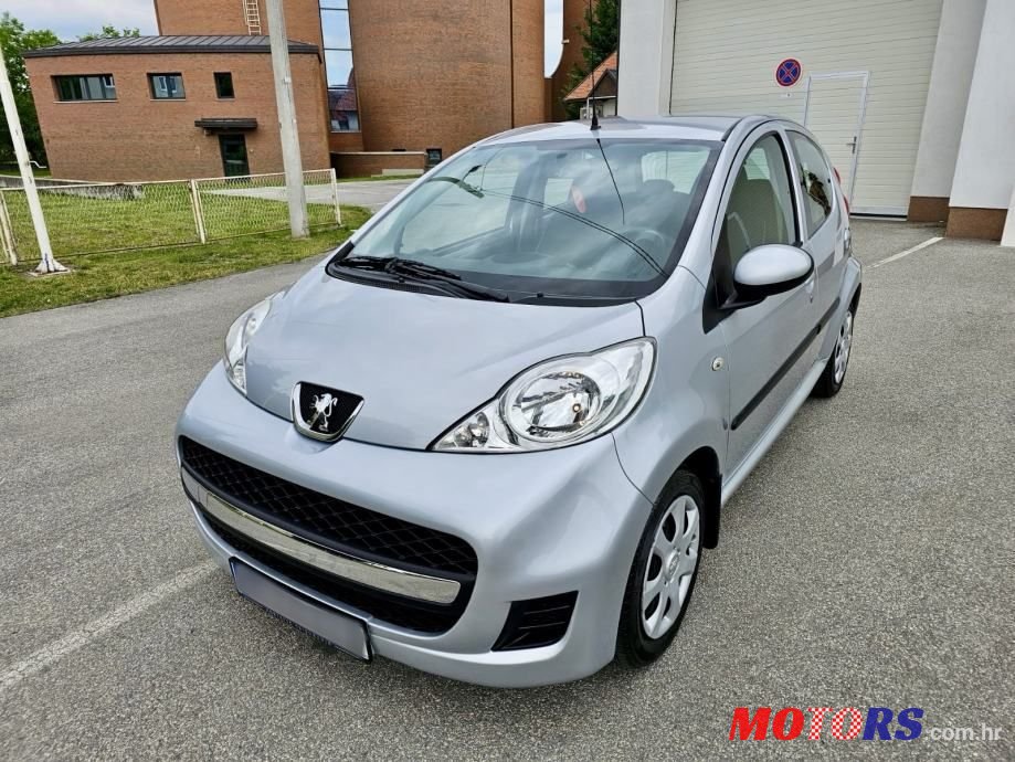 2009' Peugeot 107 1,0 photo #1