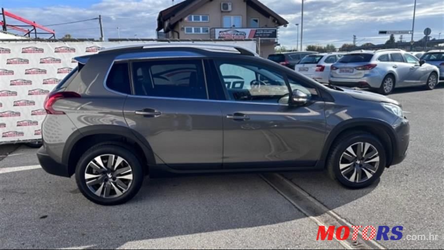 2019' Peugeot 2008 1,5 Bluehdi photo #4