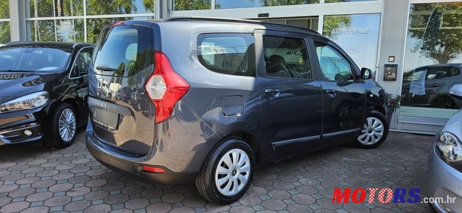 2014' Dacia Lodgy photo #4