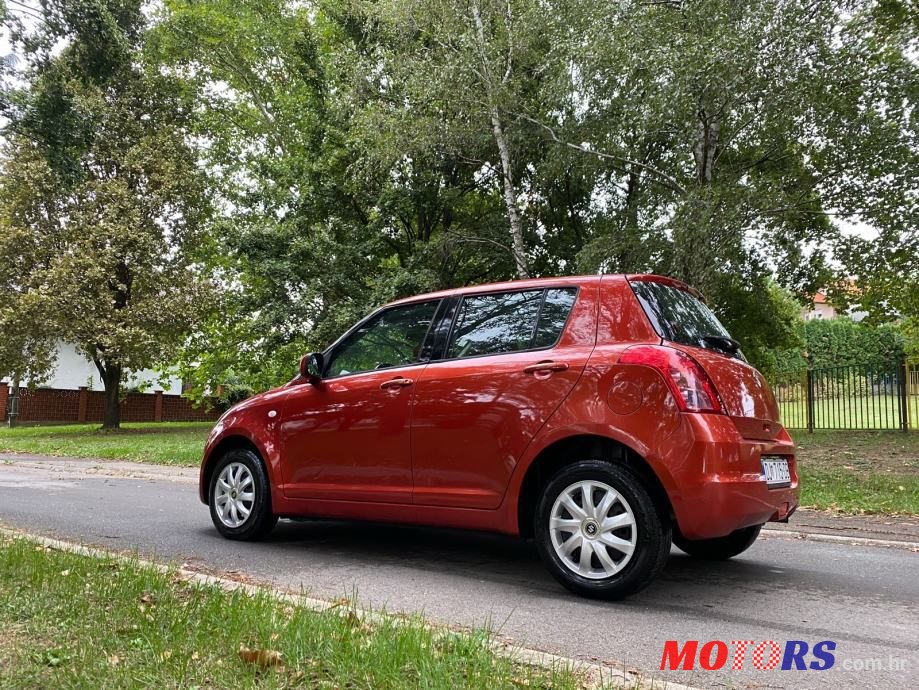 2010' Suzuki Swift 1,3 Glx photo #2