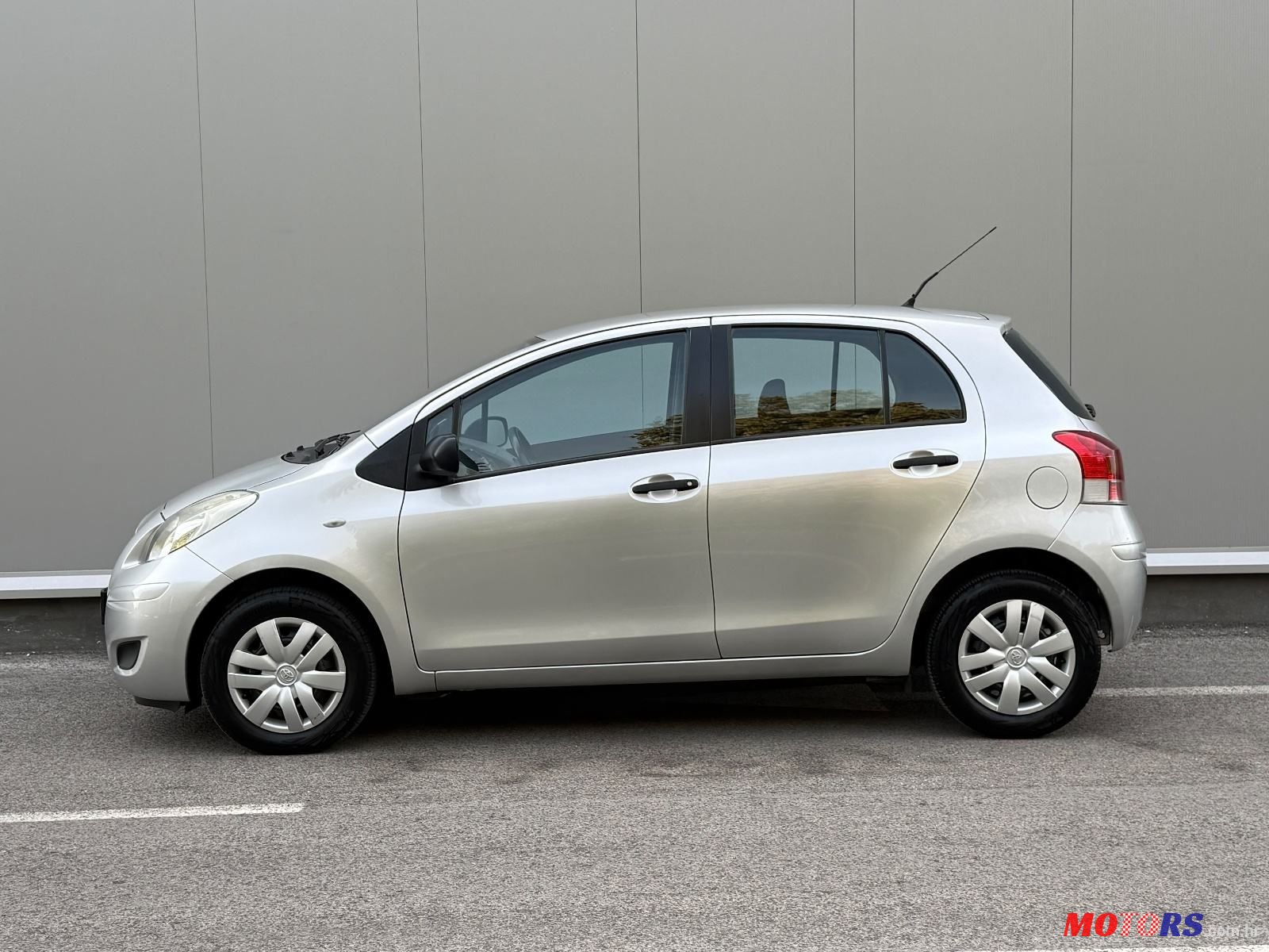 2009' Toyota Yaris 1,0 Vvt-I photo #5
