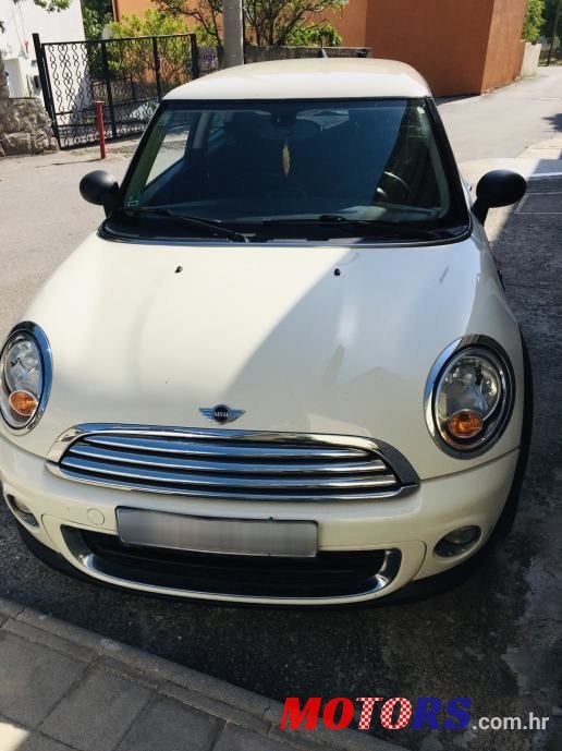 2011' MINI Cooper D photo #3