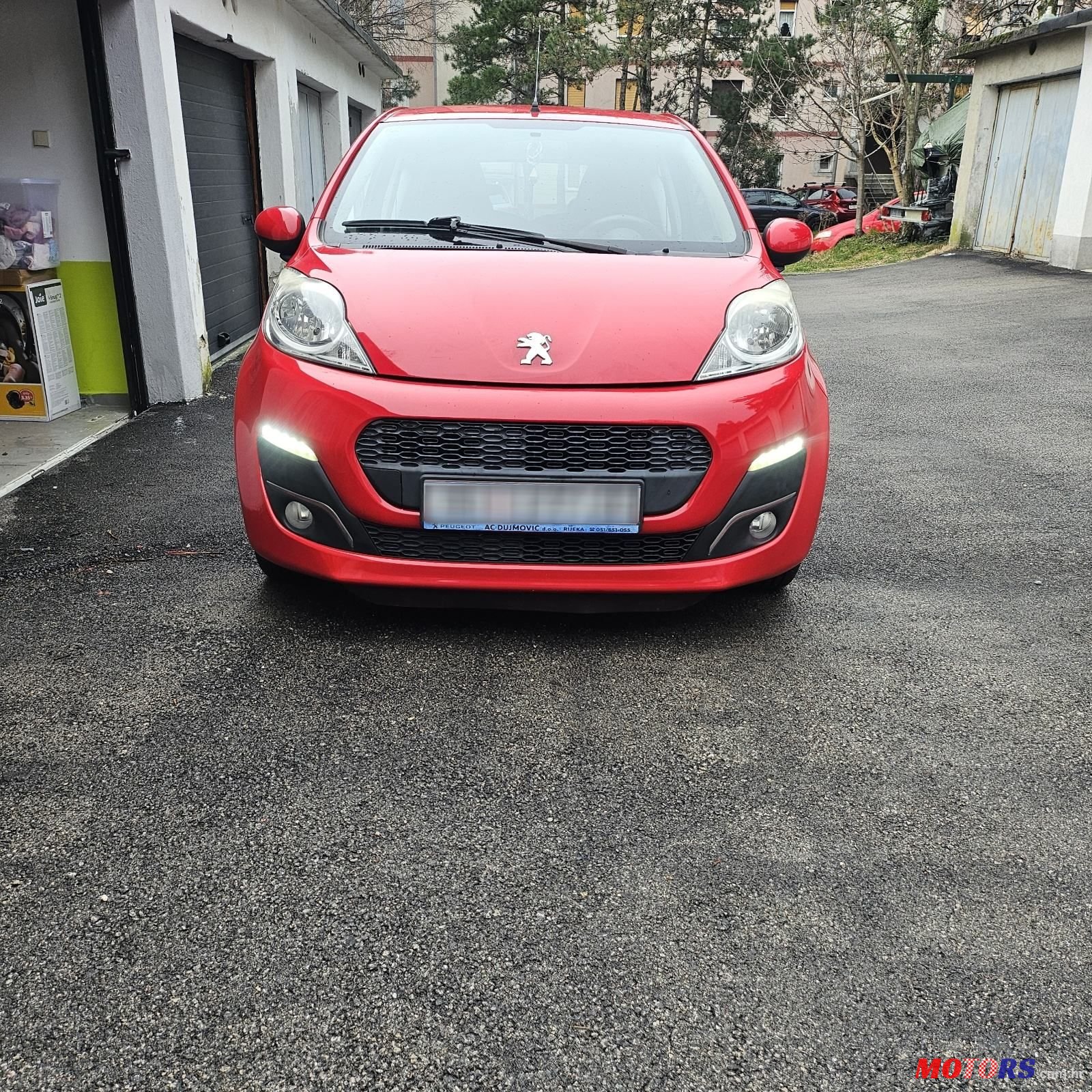 2012' Peugeot 107 1.0 photo #1