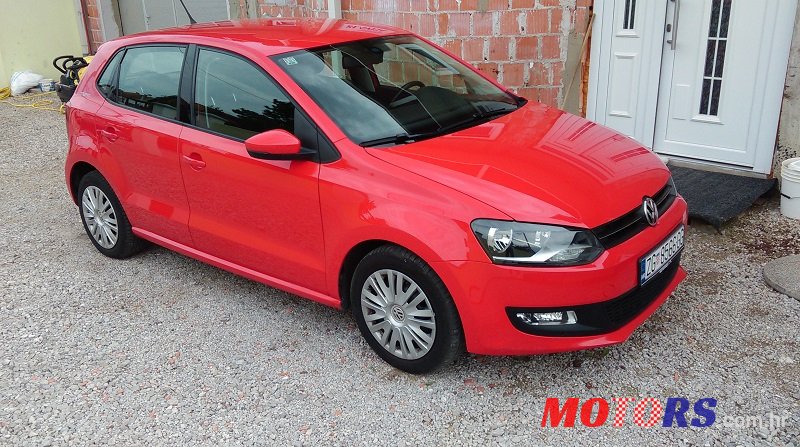 2011' Volkswagen Polo photo #2