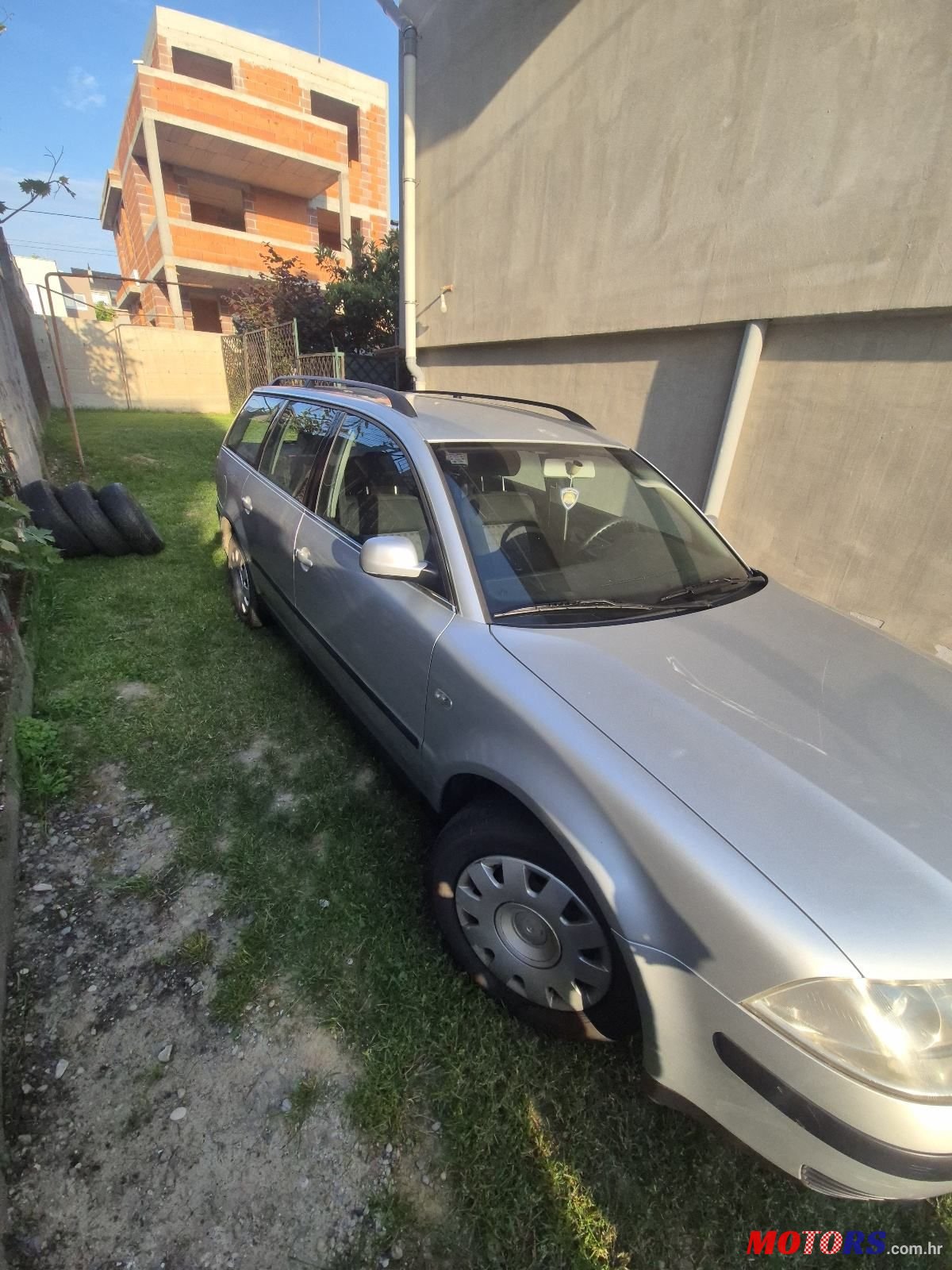 2001' Volkswagen Passat Variant photo #3