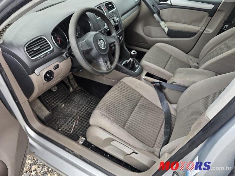 2009' Volkswagen Golf VI 1,6 photo #2