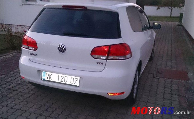 2011' Volkswagen Golf VI 1,6 Tdi photo #2