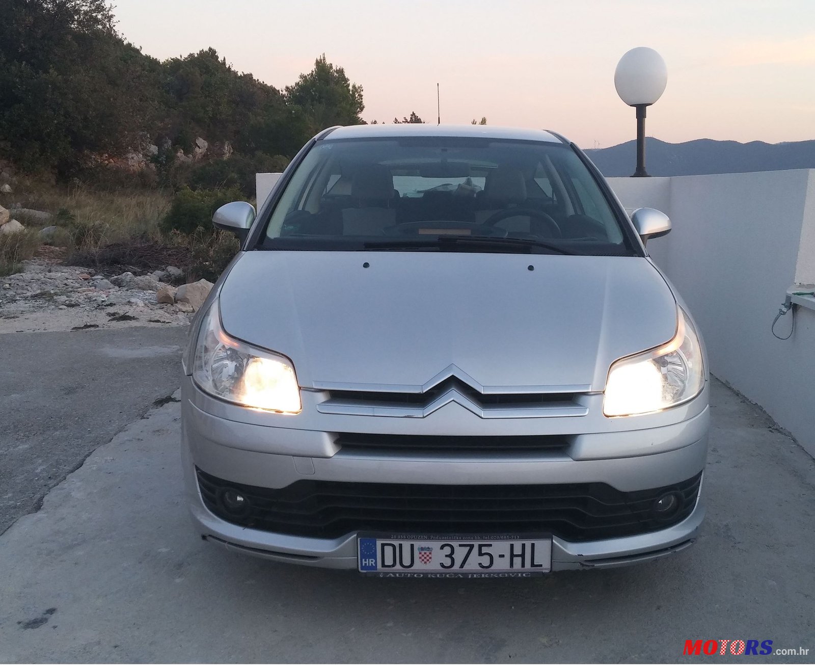 2007' Citroen C4 1.4 16V SX photo #6