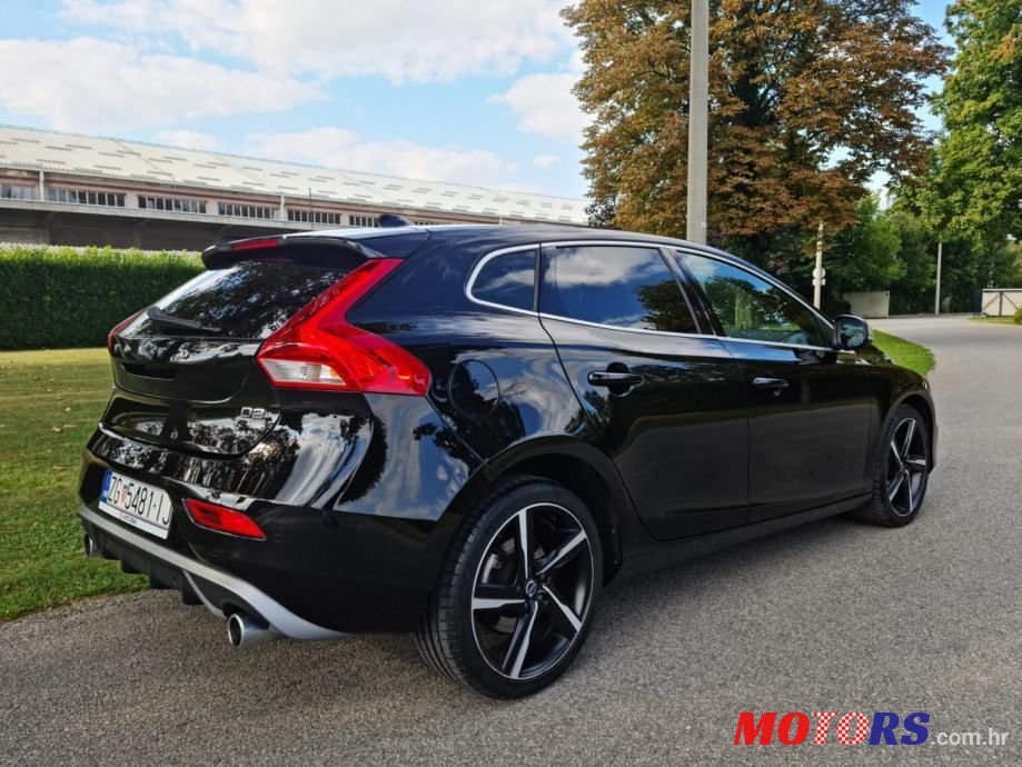 2015' Volvo V40 D2 88G photo #3