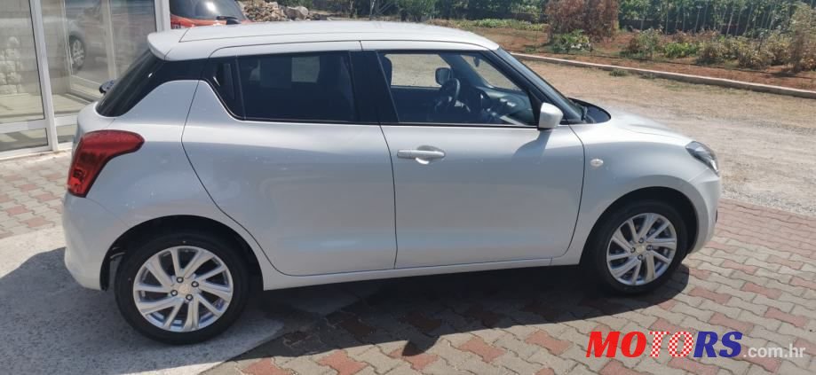2020' Suzuki Swift 1,2 photo #4