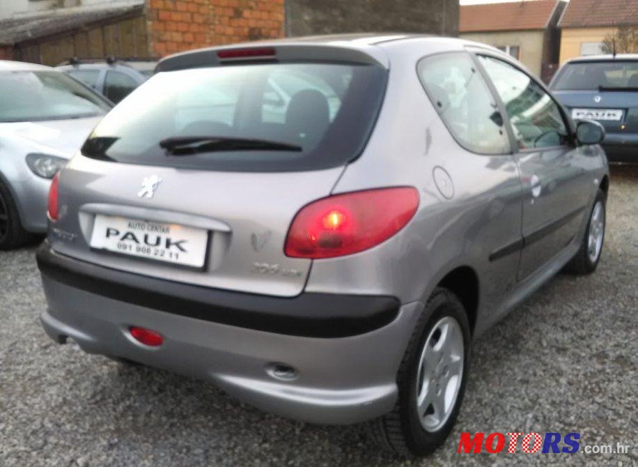 2004' Peugeot 206 206 1,4 Hdi photo #1