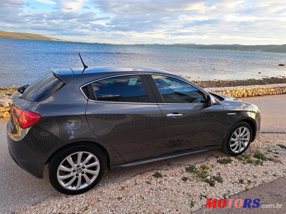 2013' Alfa Romeo Giulietta 1,6 D. N. A photo #6