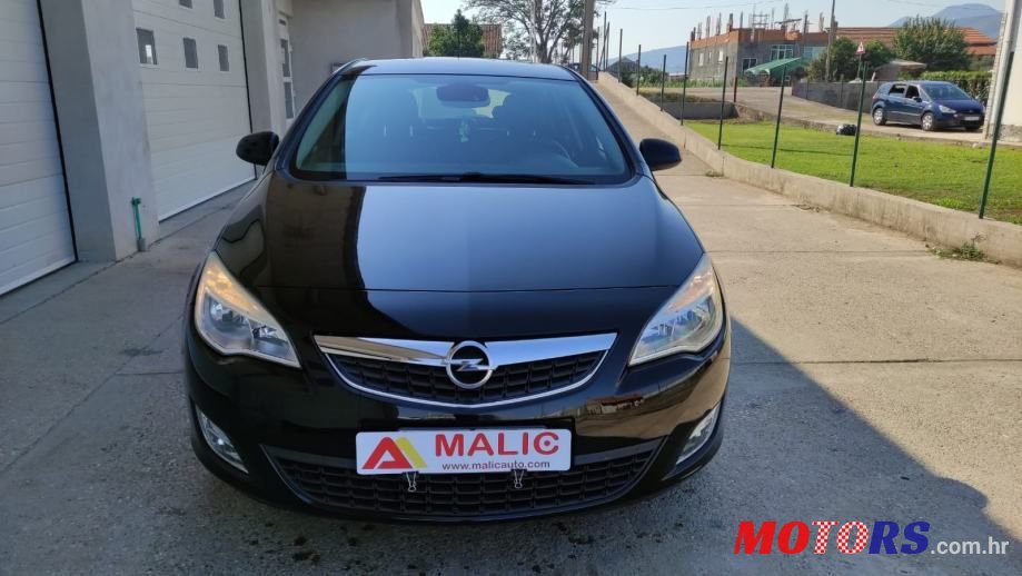 2011' Opel Astra 1,4 photo #2