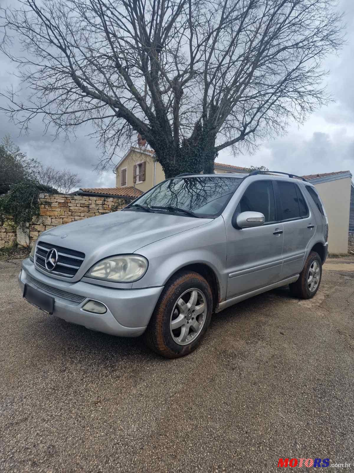 2002' Mercedes-Benz Ml Ml 400 Cdi photo #3