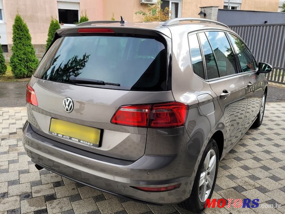 2014' Volkswagen Golf 1.6 Tdi photo #4