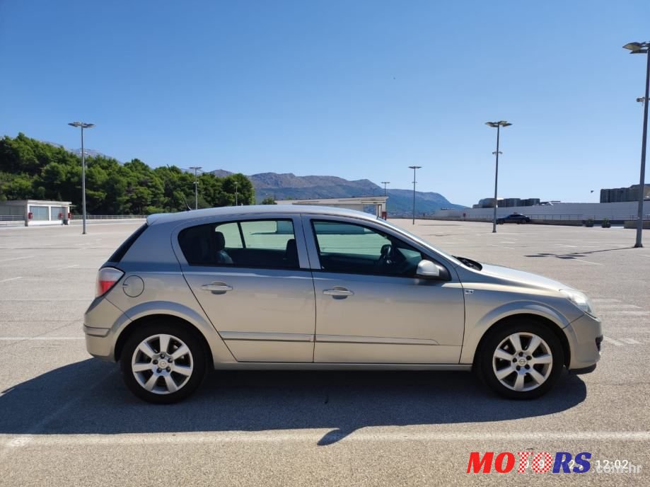 2006' Opel Astra 1,7 Cdti photo #2