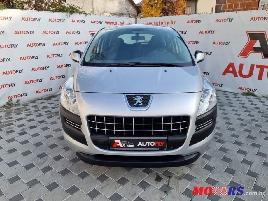 2011' Peugeot 3008 1,6 Hdi photo #2