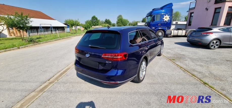 2017' Volkswagen Passat photo #6