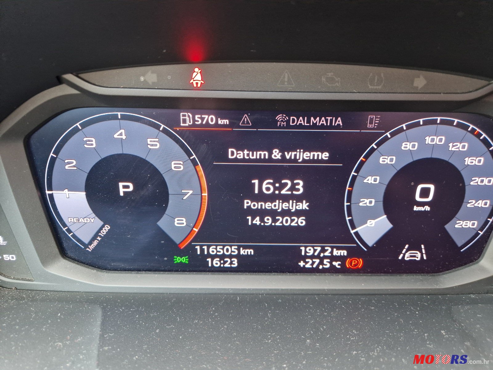 2019' Audi Q3 photo #5
