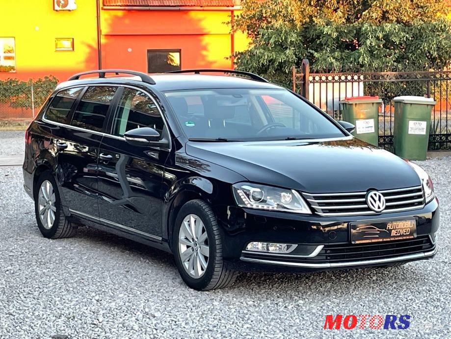 2012' Volkswagen Passat Variant photo #1