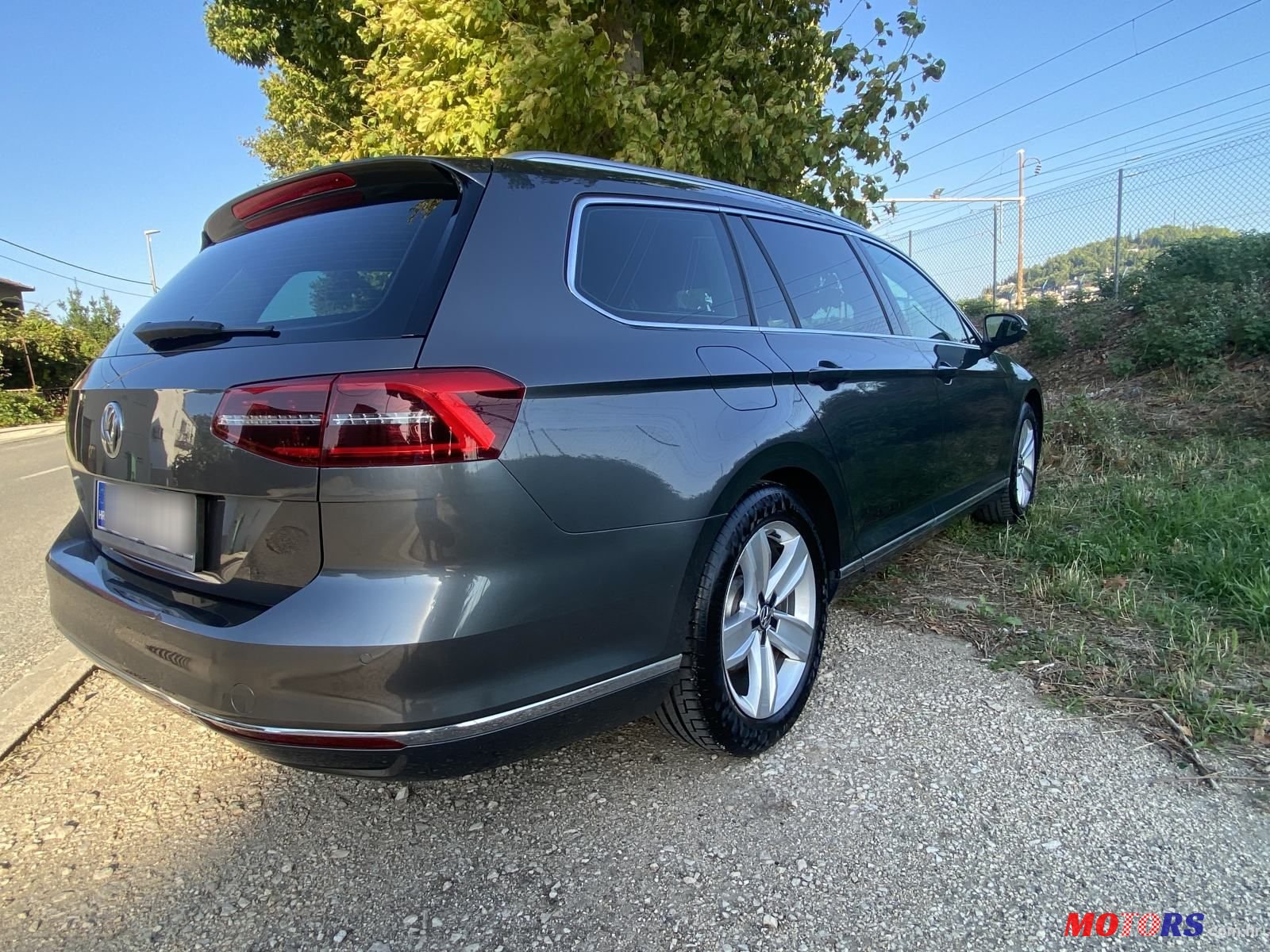 2017' Volkswagen Passat Variant photo #1