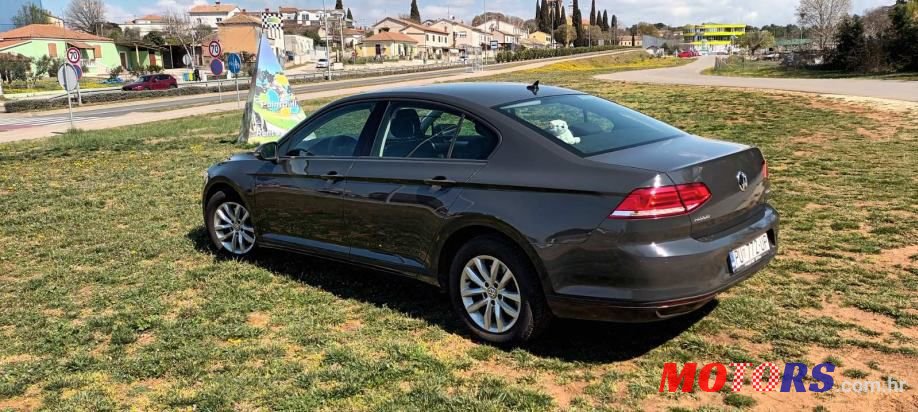 2015' Volkswagen Passat photo #4