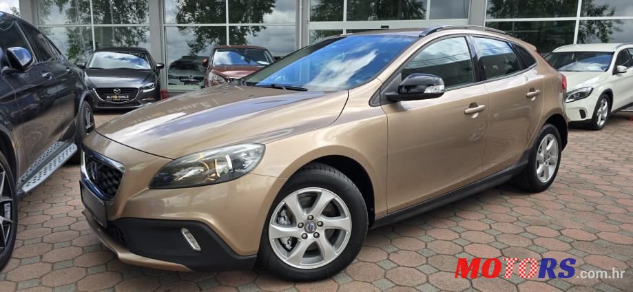 2014' Volvo V40 Cross Country 1.6 photo #2