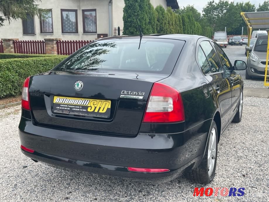 2011' Skoda Octavia photo #6