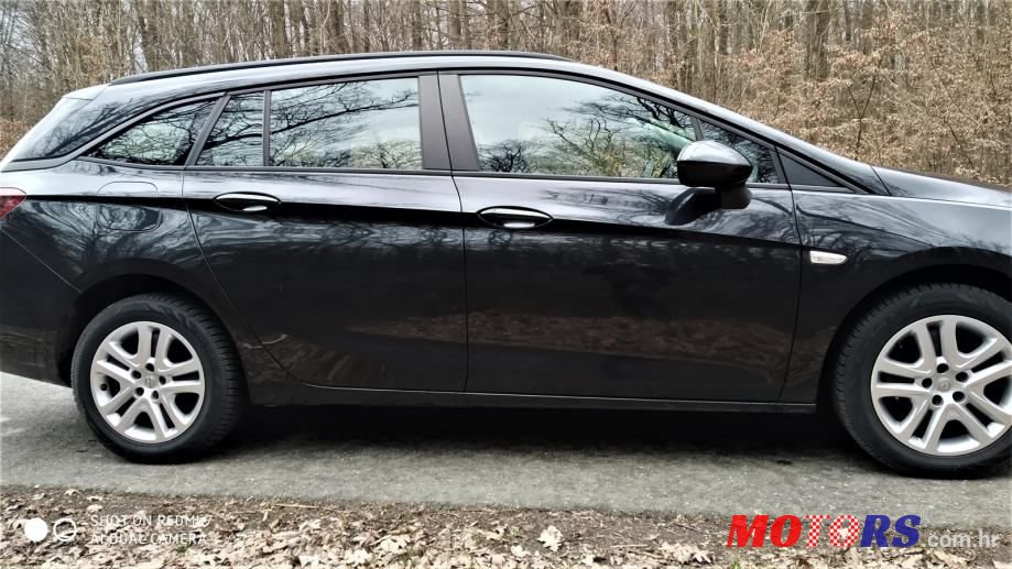 2016' Opel Astra Karavan photo #5