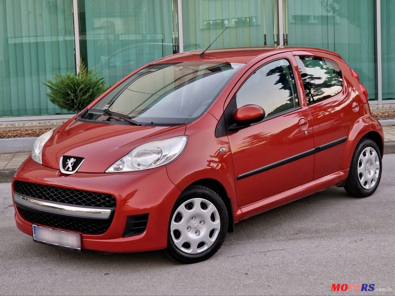 2009' Peugeot 107 1,0 photo #1