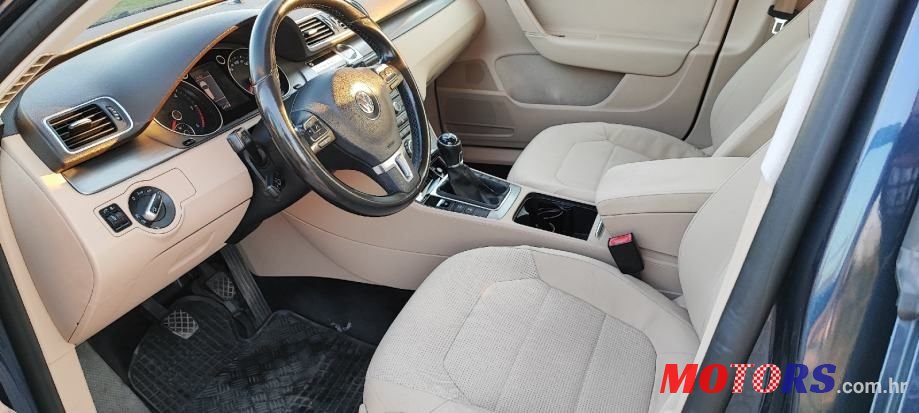 2013' Volkswagen Passat Variant photo #3