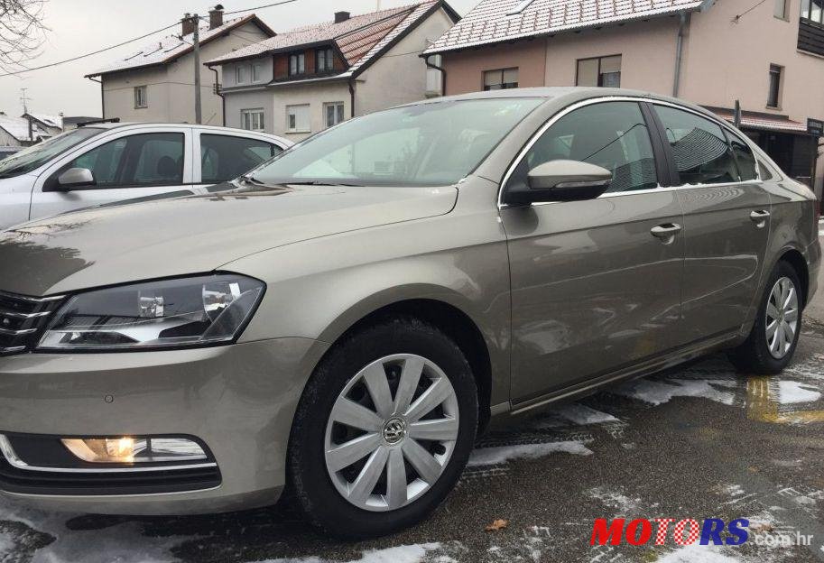 2013' Volkswagen Passat photo #2