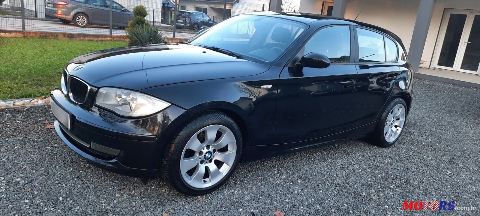 2010' BMW Serija 1 116D photo #2