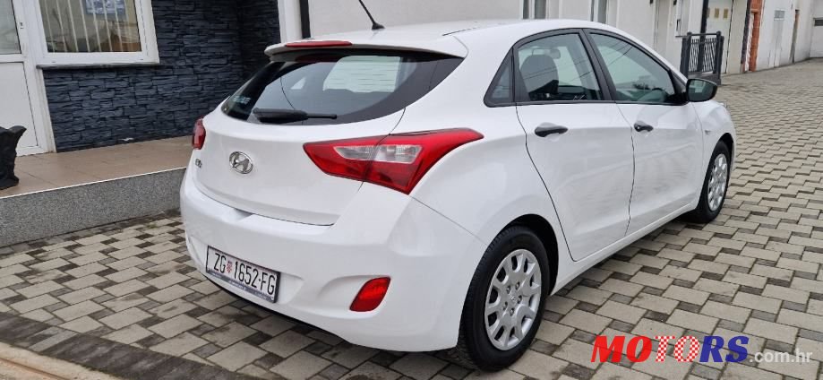 2013' Hyundai i30 photo #3