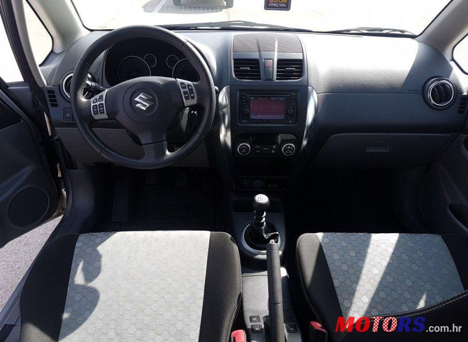 2013' Suzuki SX4 2,0 photo #1