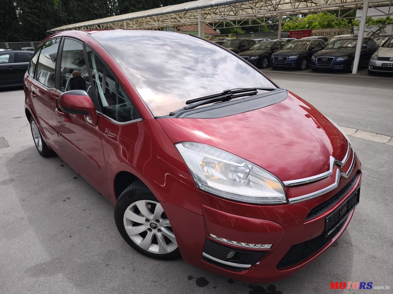 2012' Citroen C4 Picasso photo #2