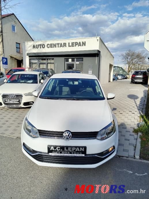 2015' Volkswagen Polo photo #1