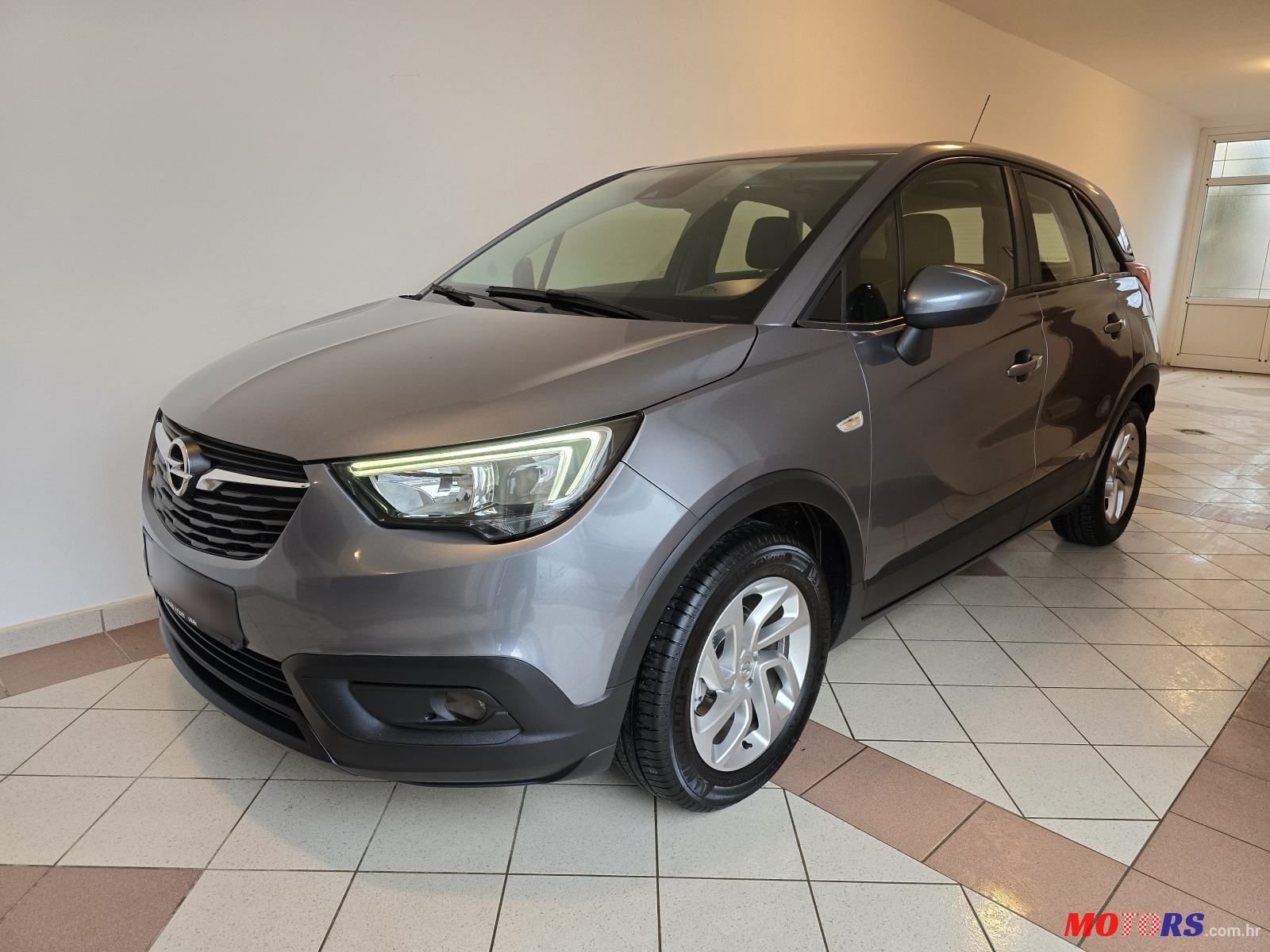 2018' Opel Crossland 1,2 photo #2