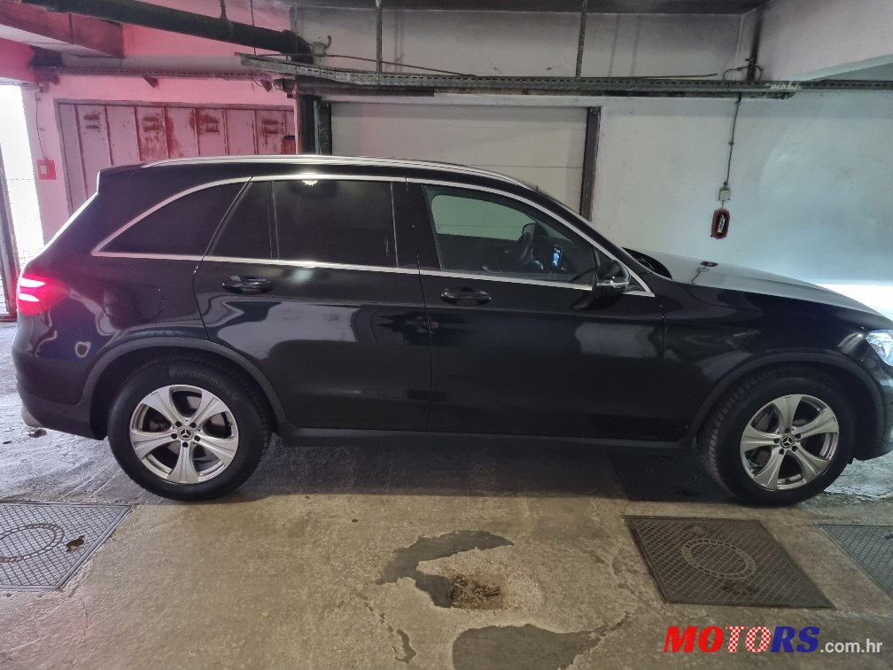 2015' Mercedes-Benz GLC 250 d 4Matic photo #3