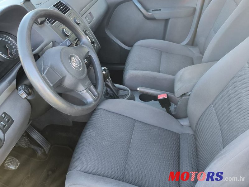 2014' Volkswagen Touran 1,6 Tdi photo #3