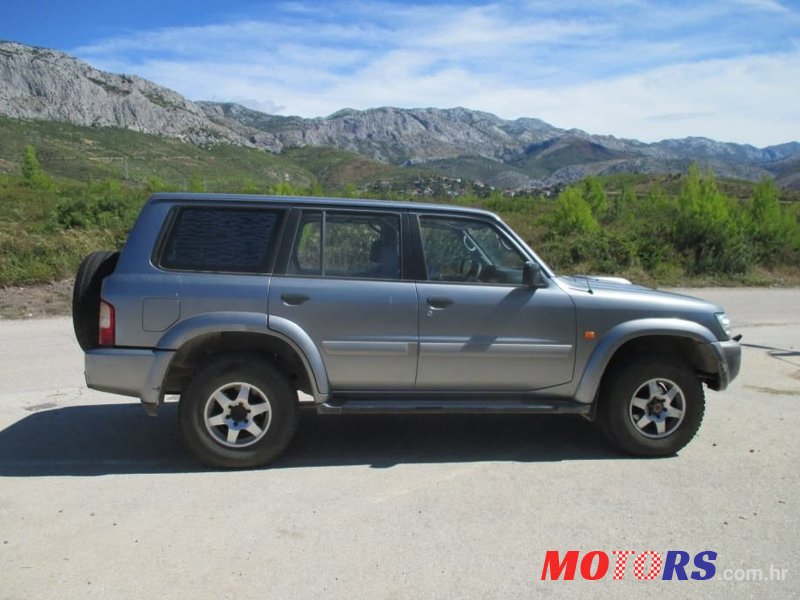 2003' Nissan Patrol 3,0 Di photo #2