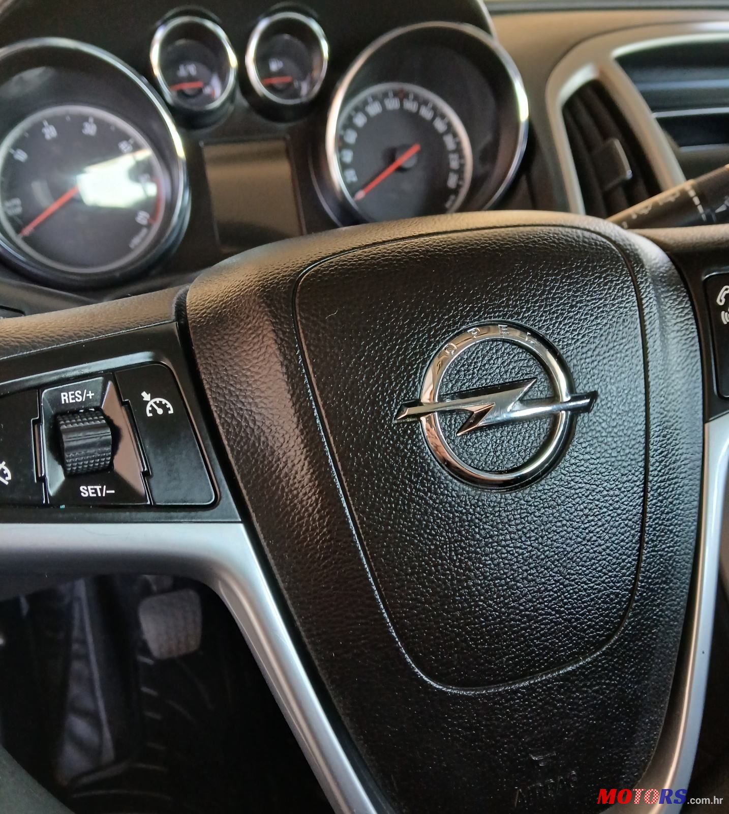 2012' Opel Astra 1,3 Cdti photo #5