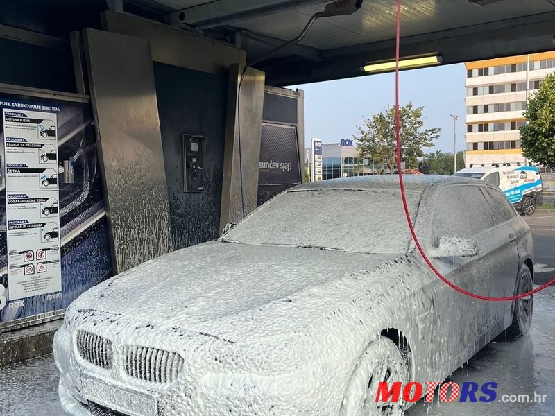 2013' BMW Serija 5 Touring 525Xd photo #1