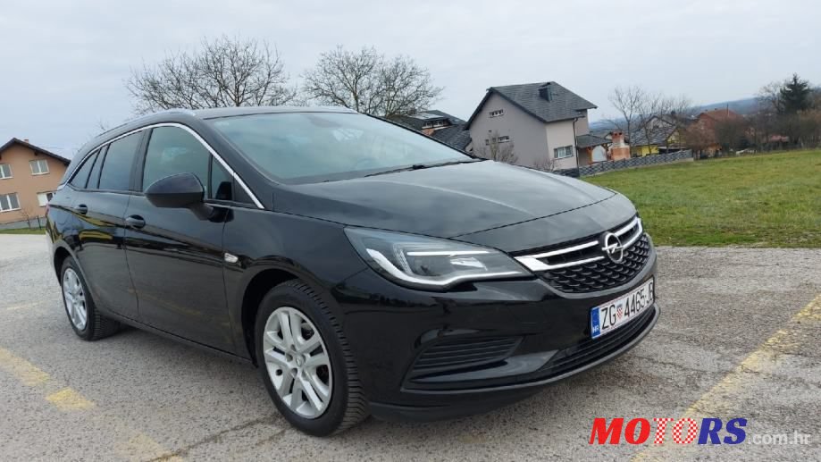 2019' Opel Astra Karavan photo #2