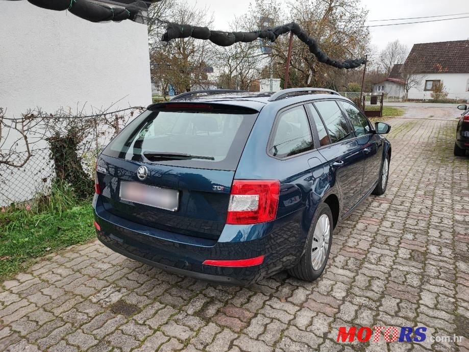 2013' Skoda Octavia Combi photo #4