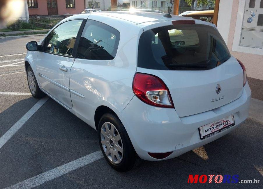 2010' Renault Clio 1,5 Dci photo #1