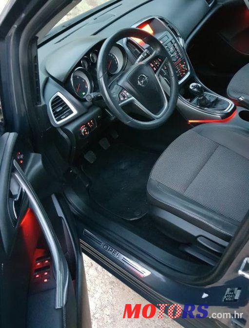 2013' Opel Astra Karavan 1,7 Cdti photo #1