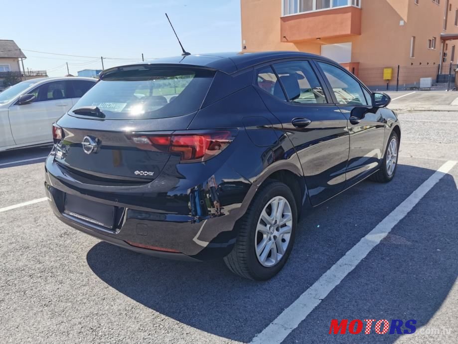 2017' Opel Astra 1.0 T photo #5