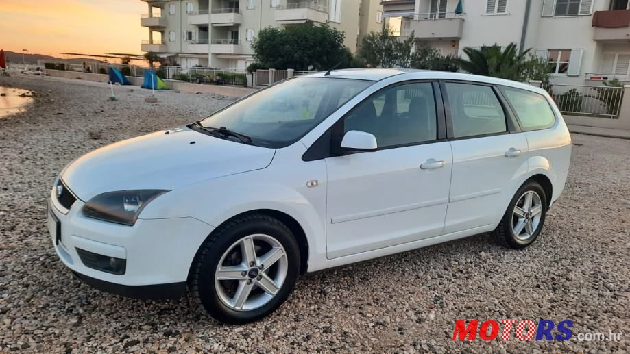 2007' Ford Focus Karavan photo #2